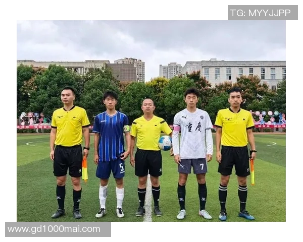 重庆足球队荣登足球战术排行榜第九名引发热议与期待