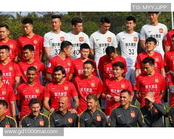 赛后分析：成都足球队与广州足球队近期状态对比与表现评估