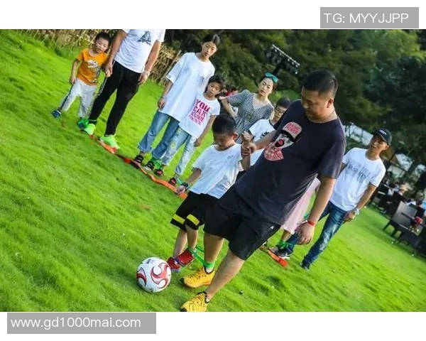 足球明星带你畅玩户外互动游戏体验尽享激情与乐趣