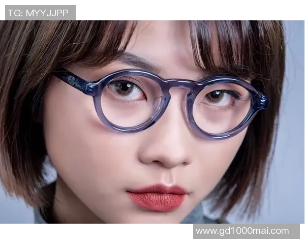 足球明星眼镜框的时尚魅力与运动风格完美结合引领潮流新趋势 足球明星眼镜框的时尚魅力与运动风格完美结合引领潮流新趋势