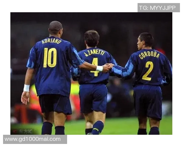 阿德足球明星的传奇故事与成就揭秘,谁是这位耀眼的球场巨星